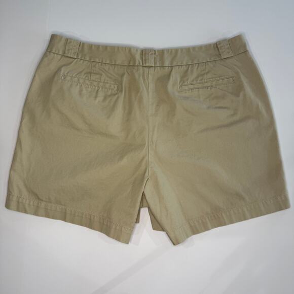 Gap Women's Khaki Shorts | Women's Size 16 Regular | 5in inseam - Picture 2 of 7